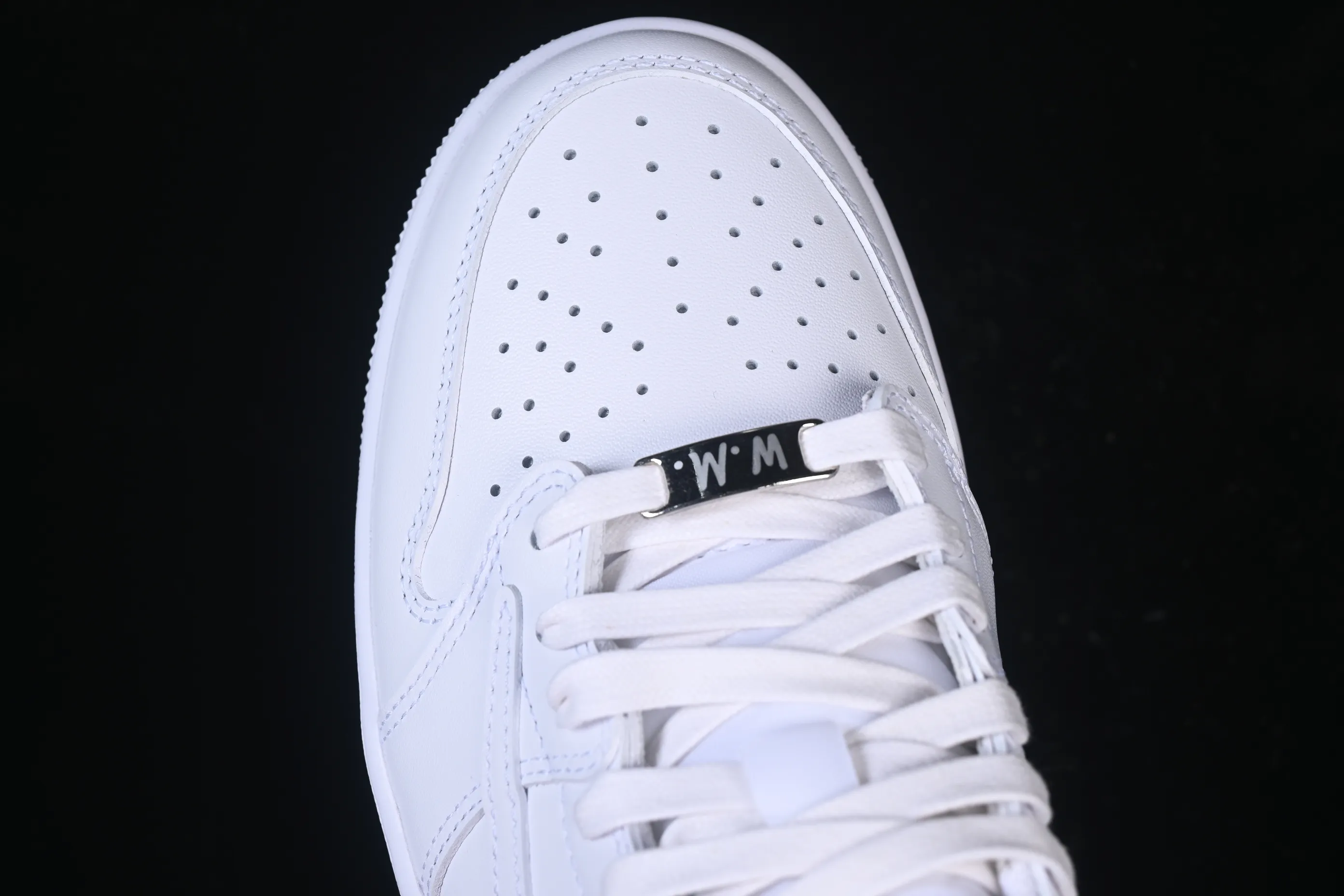 All categories Air Jordan Jordan series basketball shoes Air Jordan 1 Low foreign trade version Travis Scott x Fragment Design x Air Jordan 1 Low OG SP AJ1 Joe 1 family and friends limited pure white low-top cultural casual sneakers TD1228-111